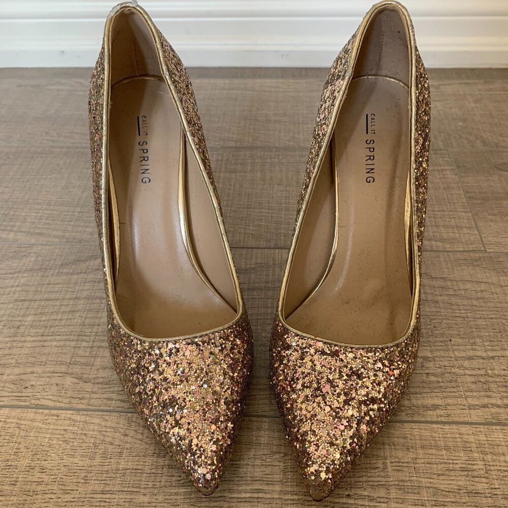 Call it Spring gold sparkly pointy heels size 8.5
